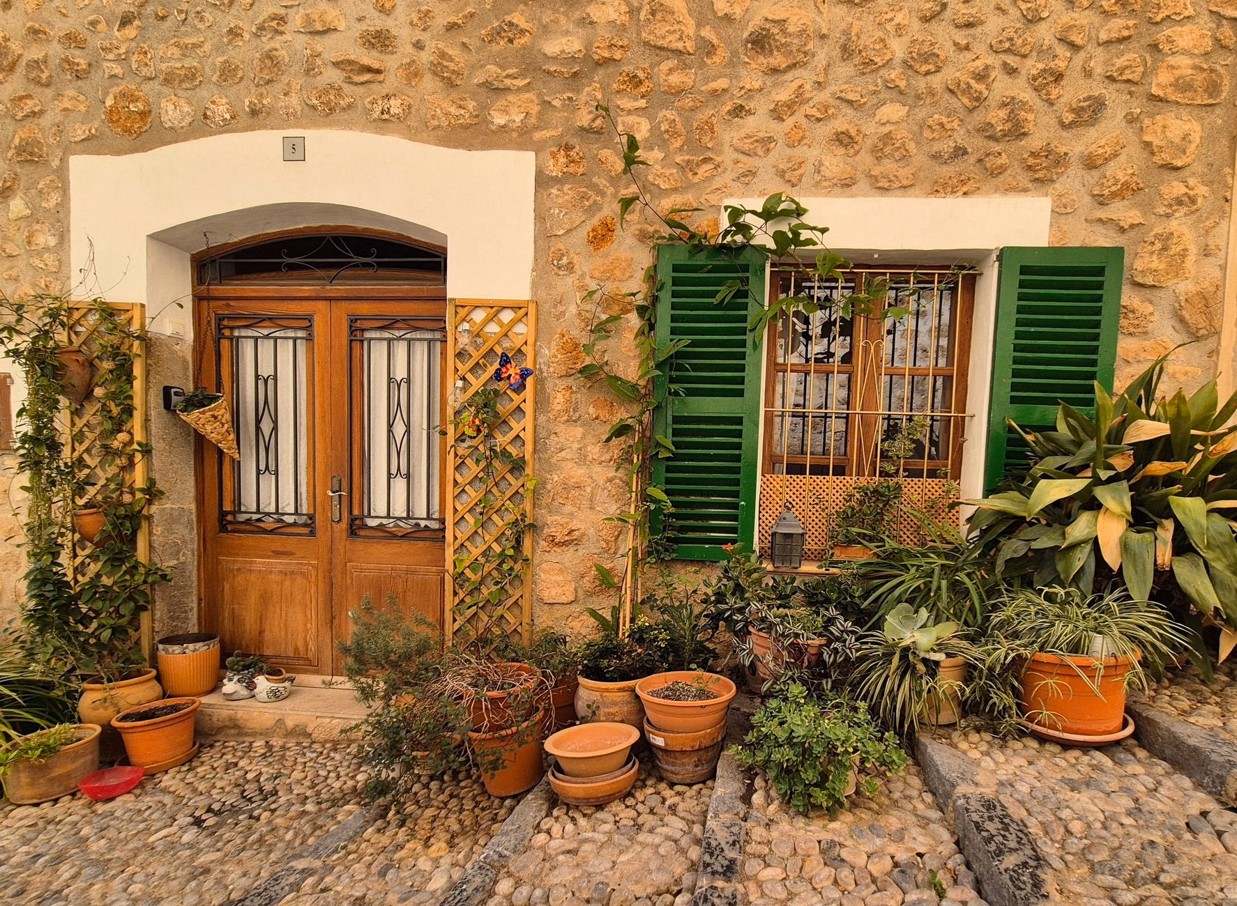 Wie Mallorca zum Papier-Paradies wurde