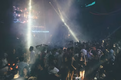 Blutige Nacht vor Disco: Polizei fasst Verdächtigen