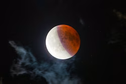 Sonnenfinsternis: Meist klar, lokal Gewitter