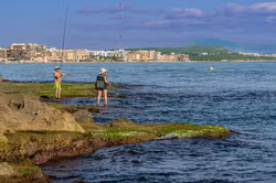Schwestern im Sturm: Die ersten Fischerinnen von Mallorca