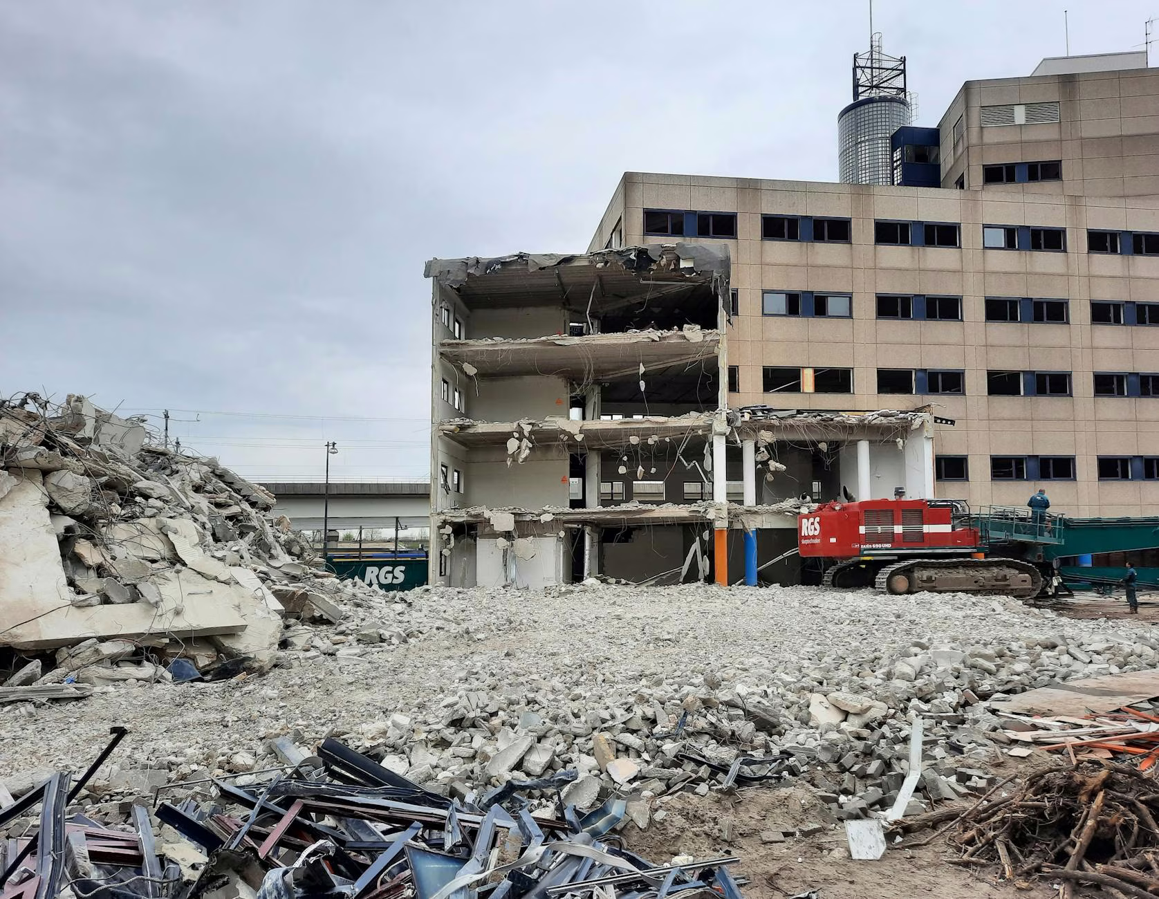 Nach der Flut: Komplettinbetriebnahme von Valencia Süd und offene Fragen