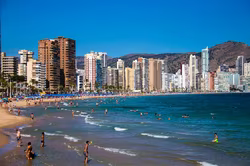 València und Benidorm treiben Hotelbelegung an