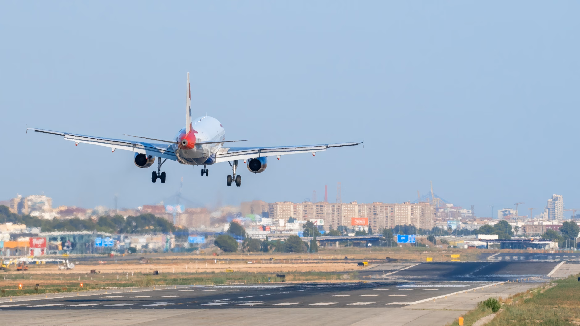 Spanien: Bombendrohungen mit KI-Stimme aufgeflogen