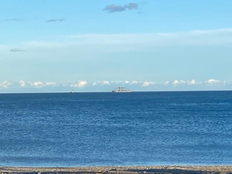 Pont Anne-de-Bretagne Bruecke im Mittelmeer