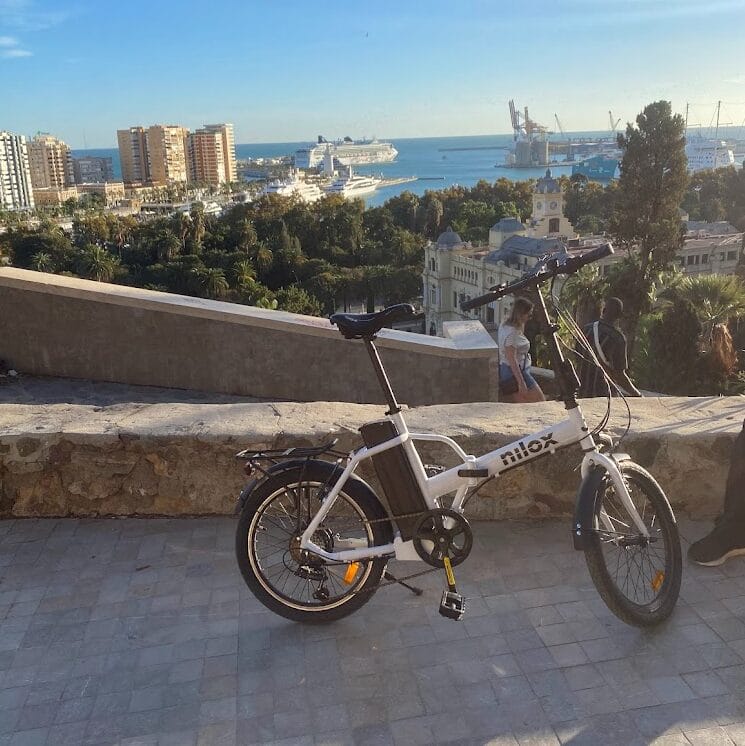 Das Bild zeigt ein Klapprad in Malaga