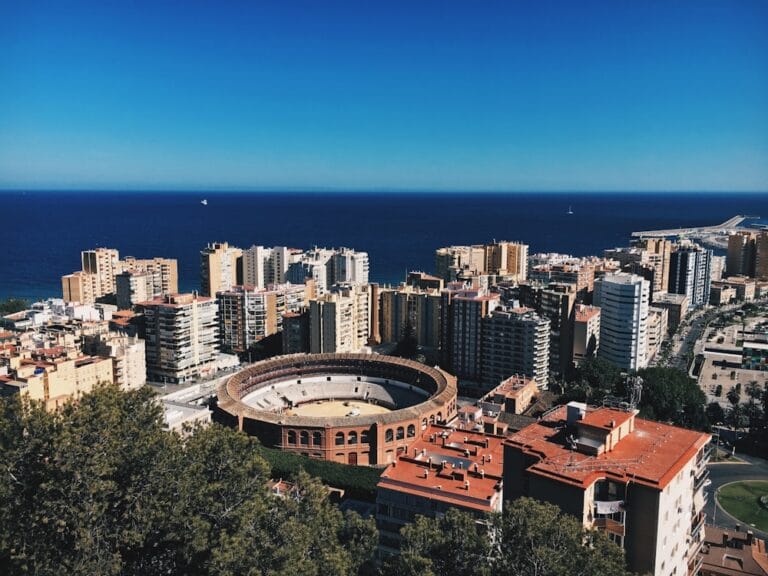 Bild von Malaga mit Meer und Stierkampfarena