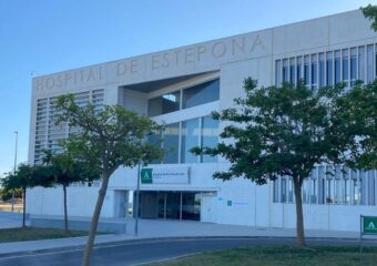 Das Bild zeigt das neue Krankenhaus in Estepona von aussen