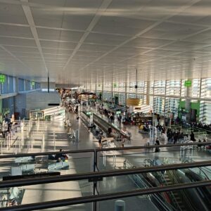 Foto vom Terminal innen des Flughafen Malagas