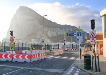 Grenze Gibraltar Spanien: Arbeitsplätze, Reise und Verkehr am Grenzübergang.