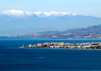 Eine Luftaufnahme von Torrox